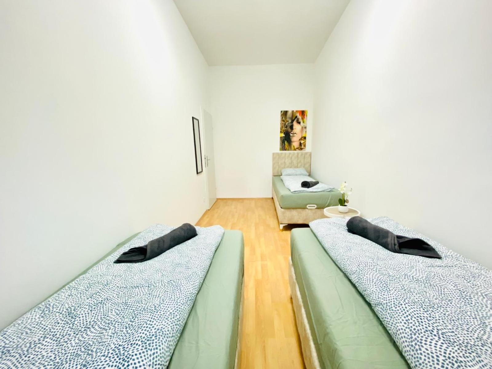 Bright 5Br Shared Apartment W Great Transport Link Виена Екстериор снимка