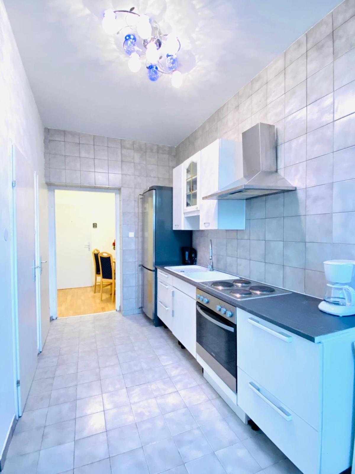 Bright 5Br Shared Apartment W Great Transport Link Виена Екстериор снимка