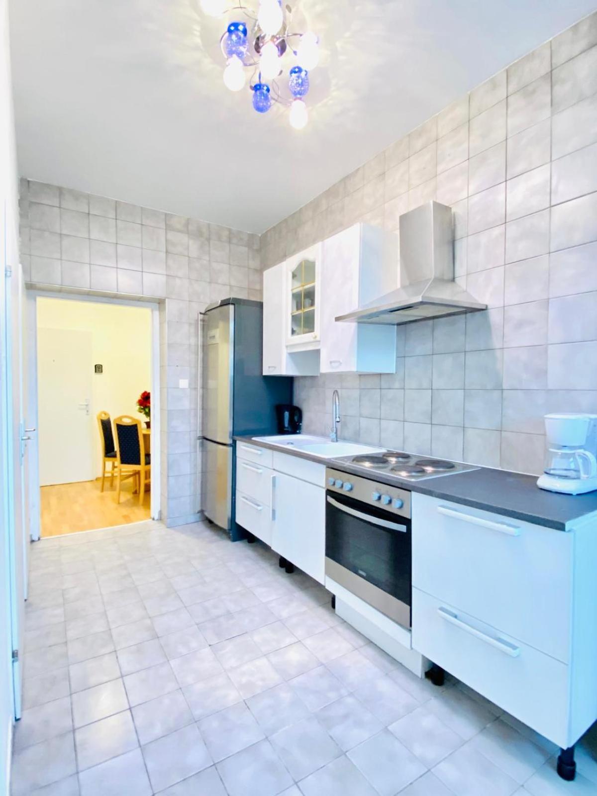 Bright 5Br Shared Apartment W Great Transport Link Виена Екстериор снимка