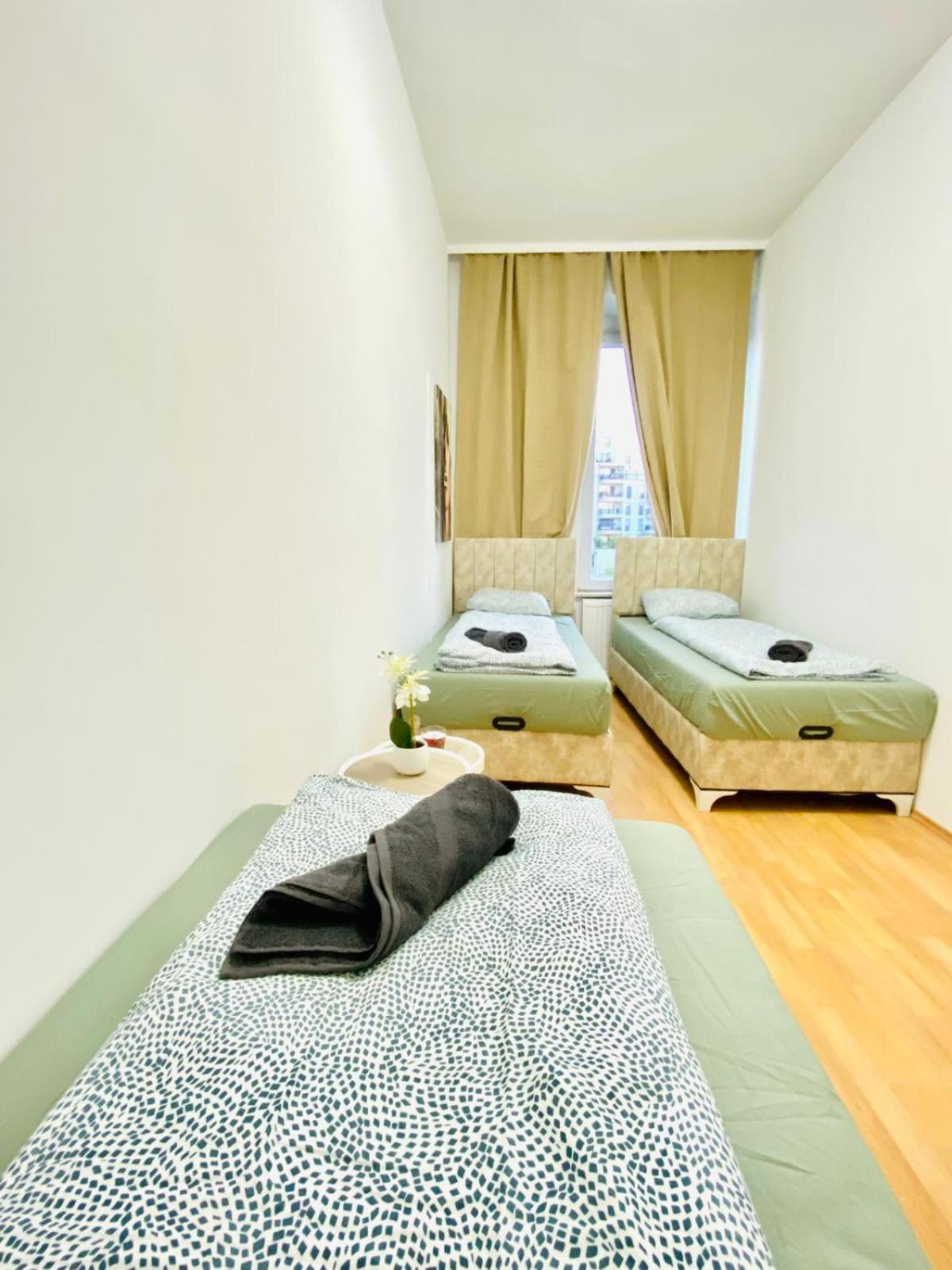 Bright 5Br Shared Apartment W Great Transport Link Виена Екстериор снимка