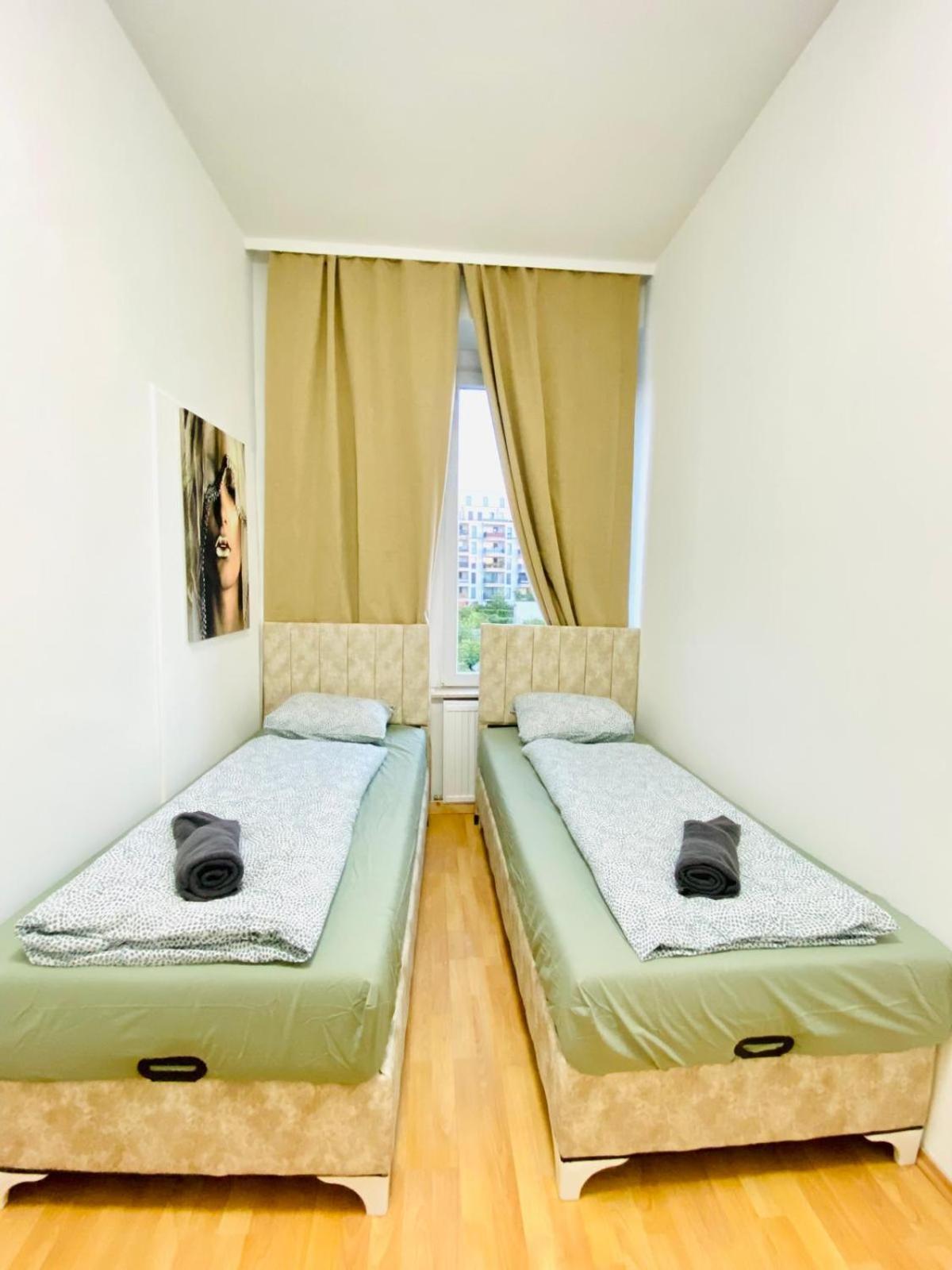 Bright 5Br Shared Apartment W Great Transport Link Виена Екстериор снимка