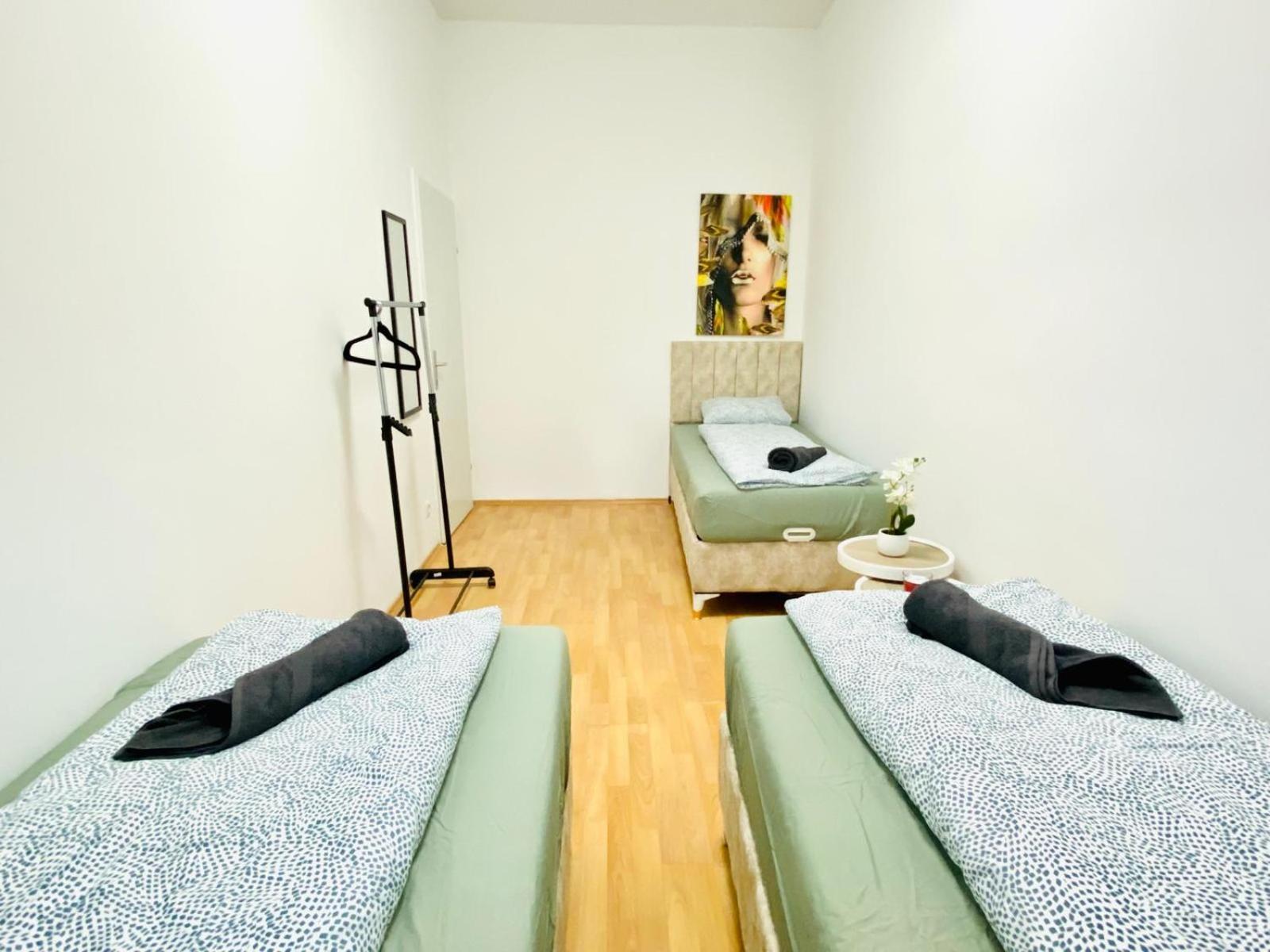 Bright 5Br Shared Apartment W Great Transport Link Виена Екстериор снимка