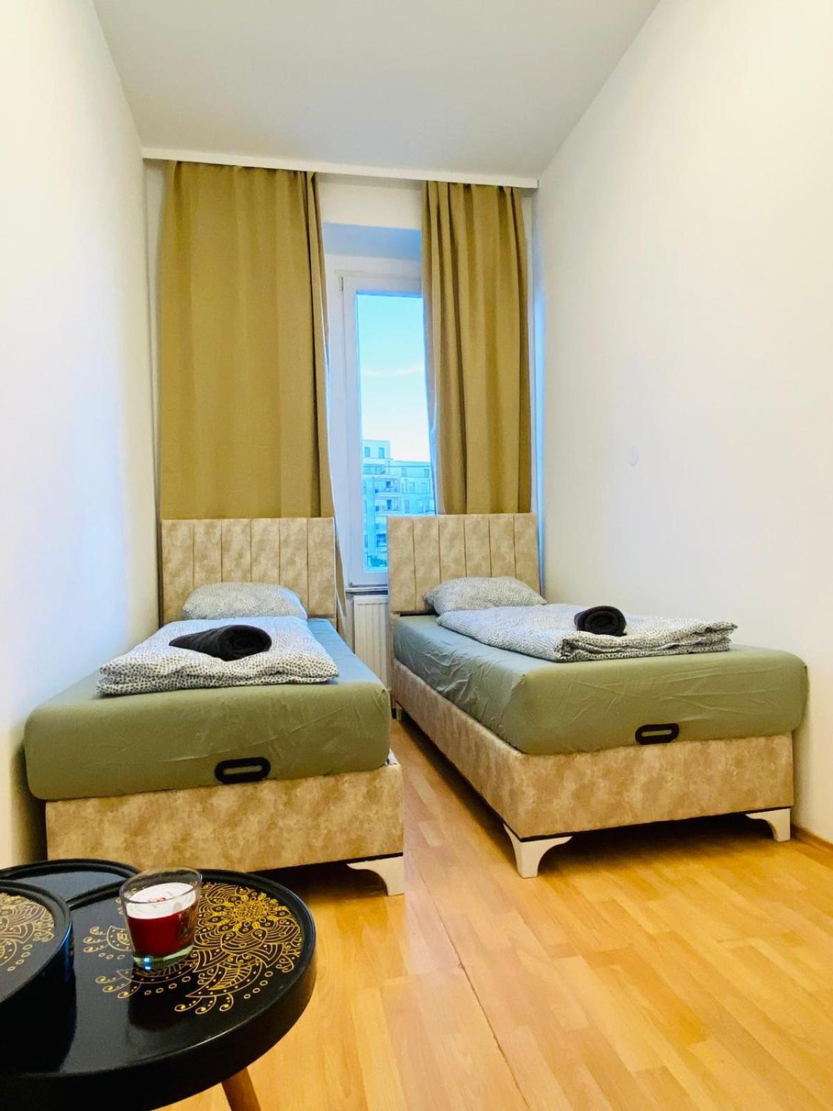 Bright 5Br Shared Apartment W Great Transport Link Виена Екстериор снимка