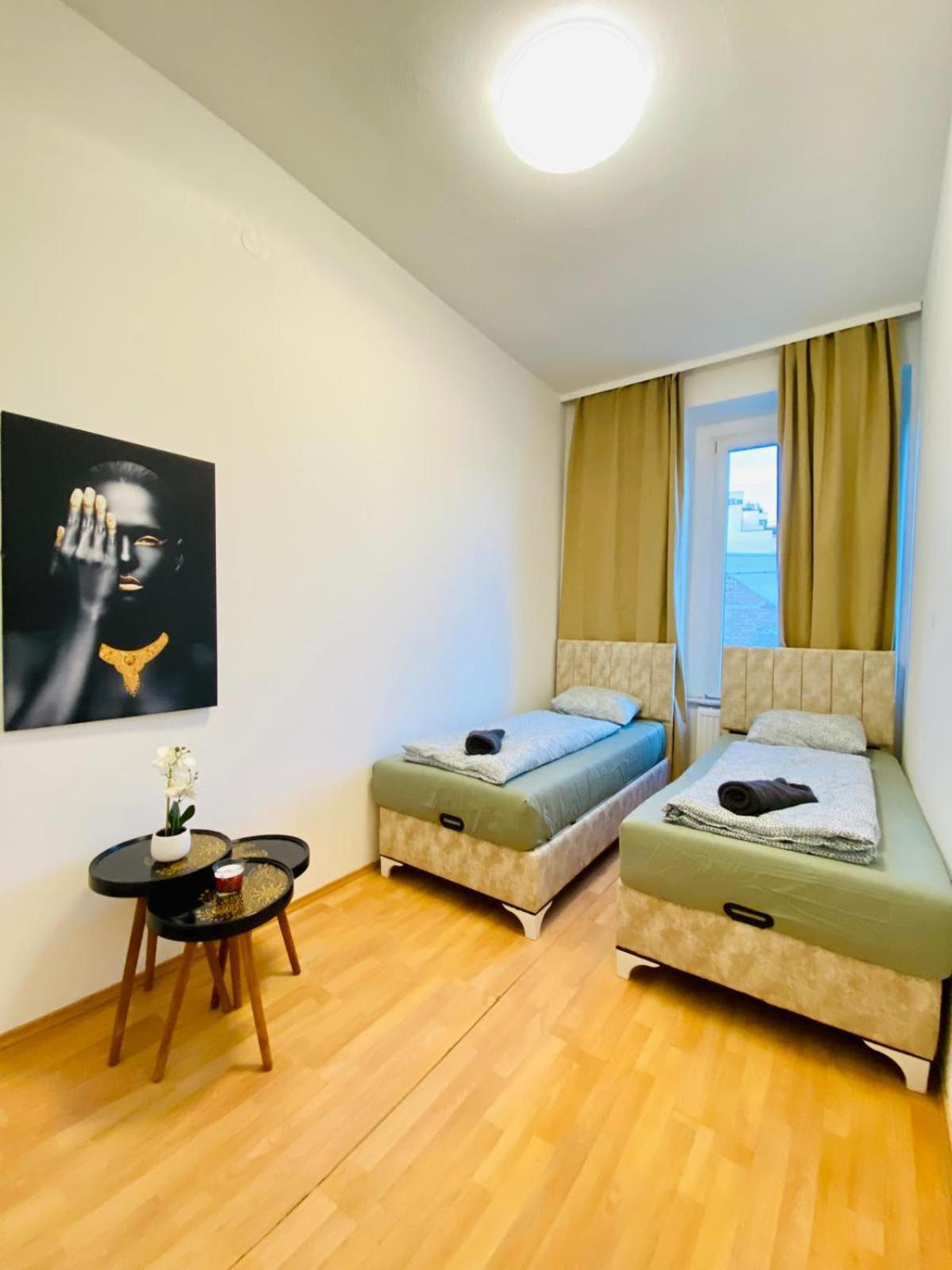 Bright 5Br Shared Apartment W Great Transport Link Виена Екстериор снимка