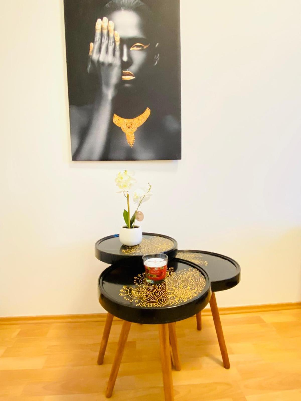 Bright 5Br Shared Apartment W Great Transport Link Виена Екстериор снимка