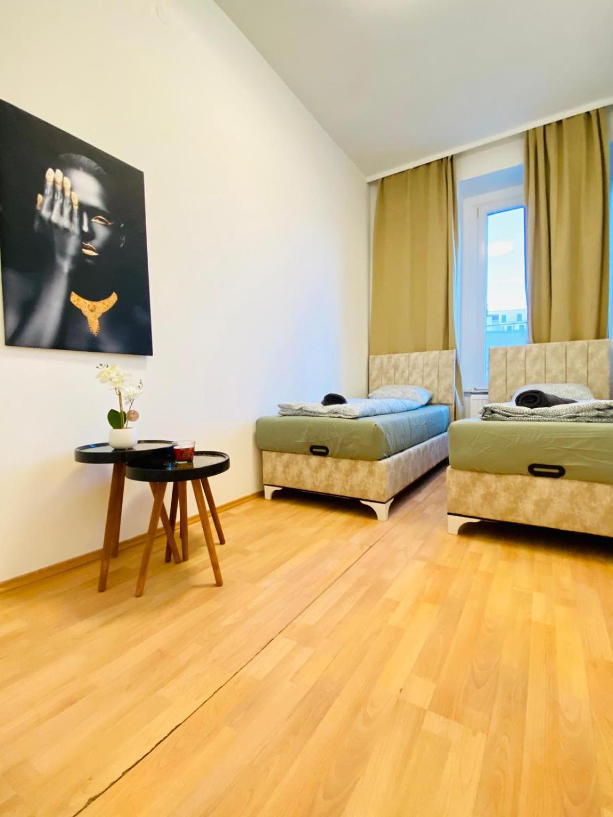 Bright 5Br Shared Apartment W Great Transport Link Виена Екстериор снимка