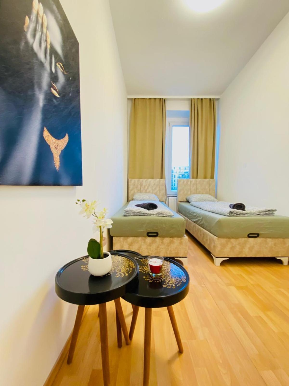 Bright 5Br Shared Apartment W Great Transport Link Виена Екстериор снимка