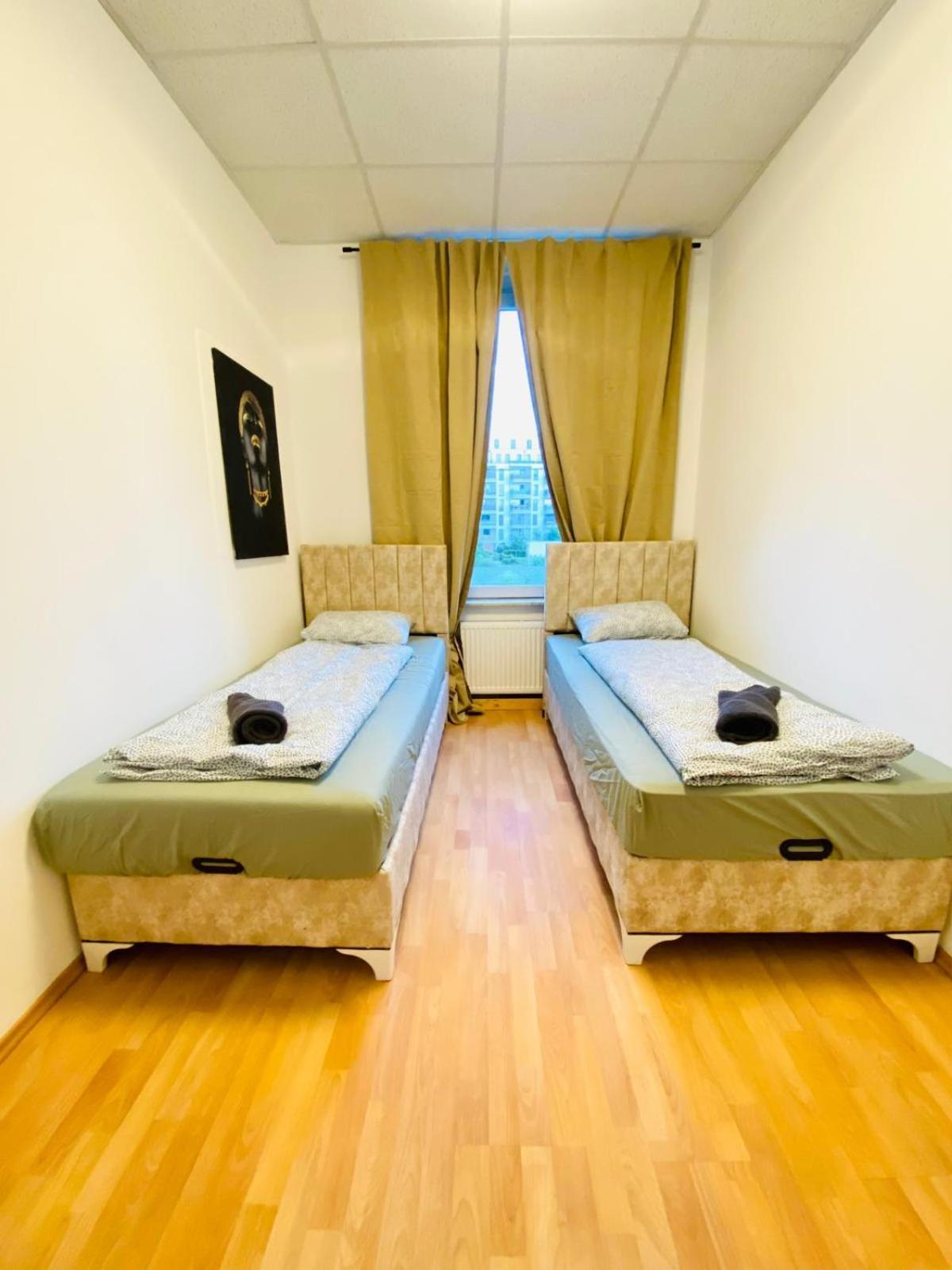 Bright 5Br Shared Apartment W Great Transport Link Виена Екстериор снимка