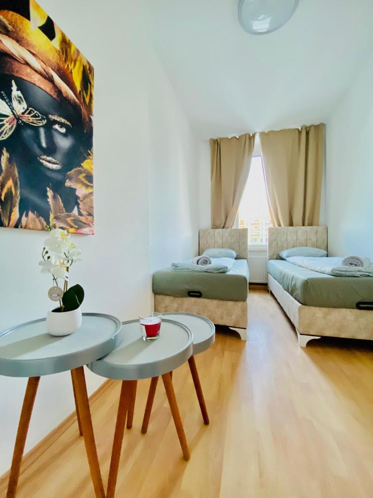 Bright 5Br Shared Apartment W Great Transport Link Виена Екстериор снимка
