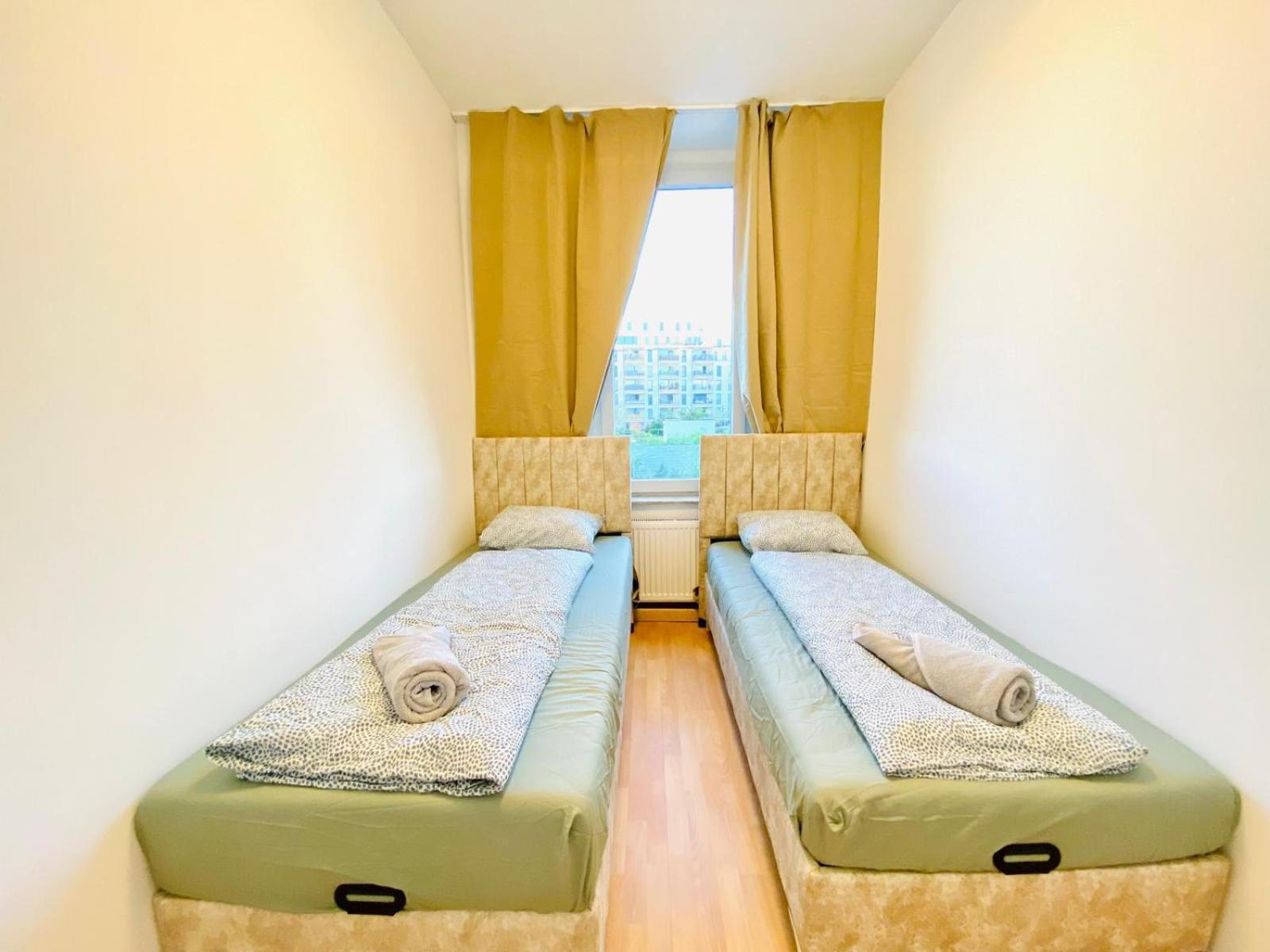 Bright 5Br Shared Apartment W Great Transport Link Виена Екстериор снимка