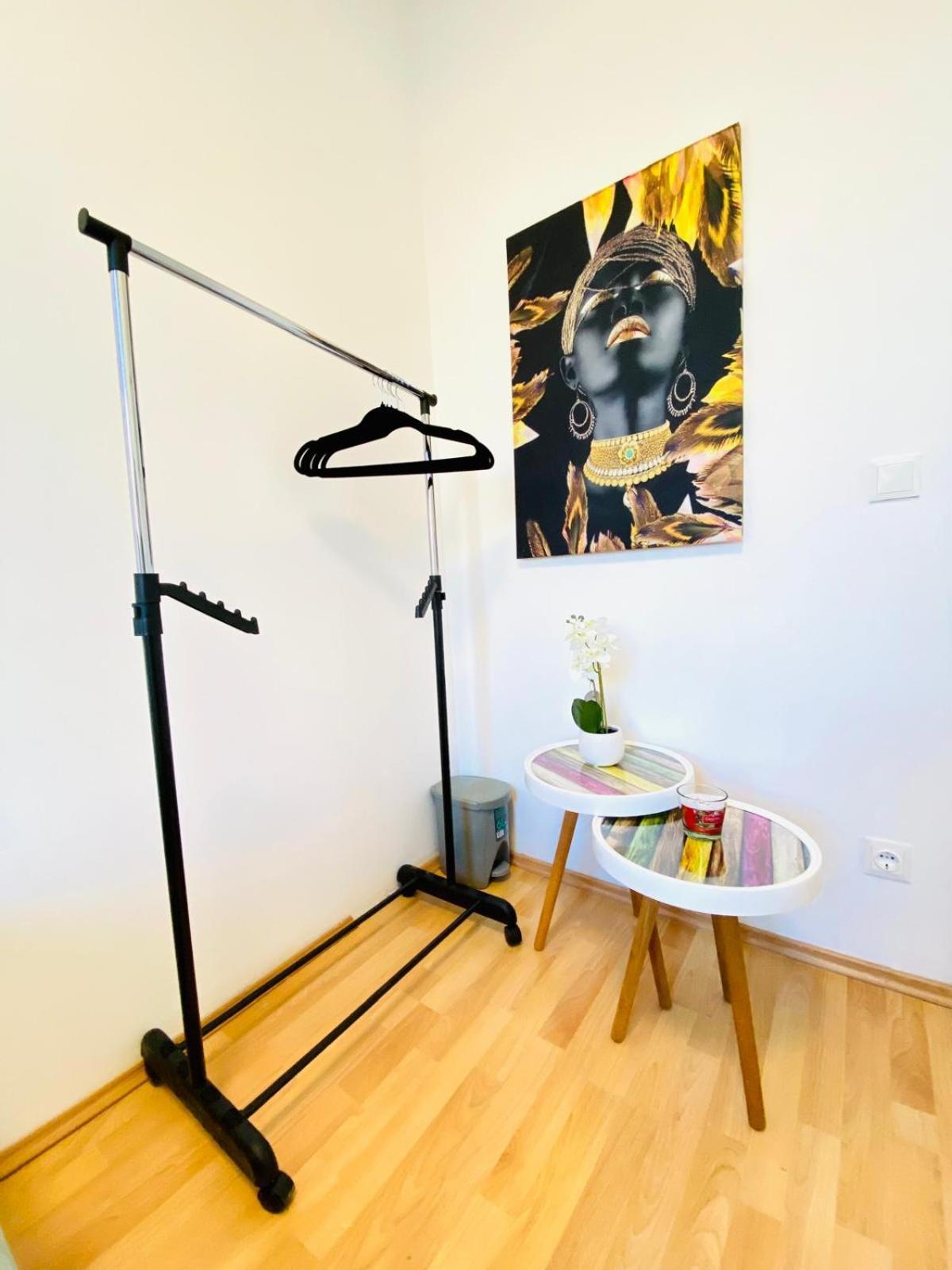 Bright 5Br Shared Apartment W Great Transport Link Виена Екстериор снимка