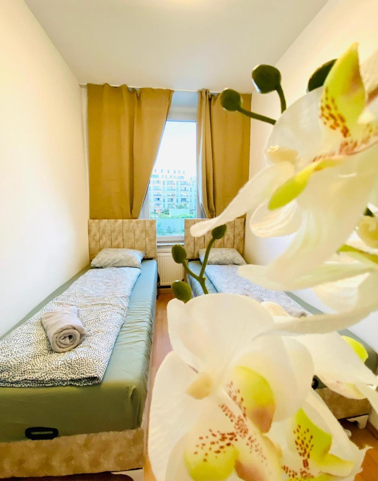 Bright 5Br Shared Apartment W Great Transport Link Виена Екстериор снимка