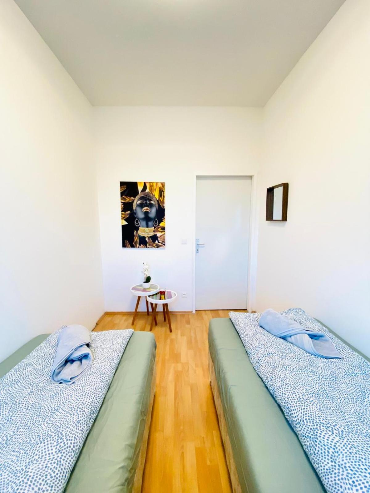 Bright 5Br Shared Apartment W Great Transport Link Виена Екстериор снимка