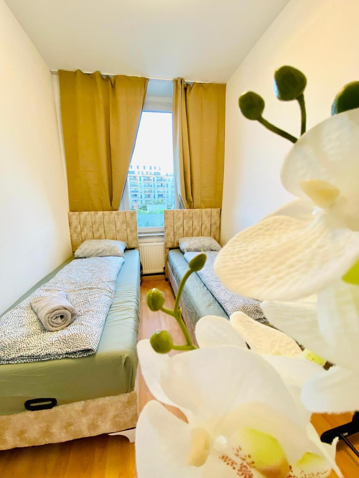 Bright 5Br Shared Apartment W Great Transport Link Виена Екстериор снимка
